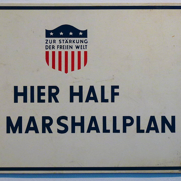 Schild im Schifffahrtsmuseum Kiel ©Holger.Ellgaard / wikicommons